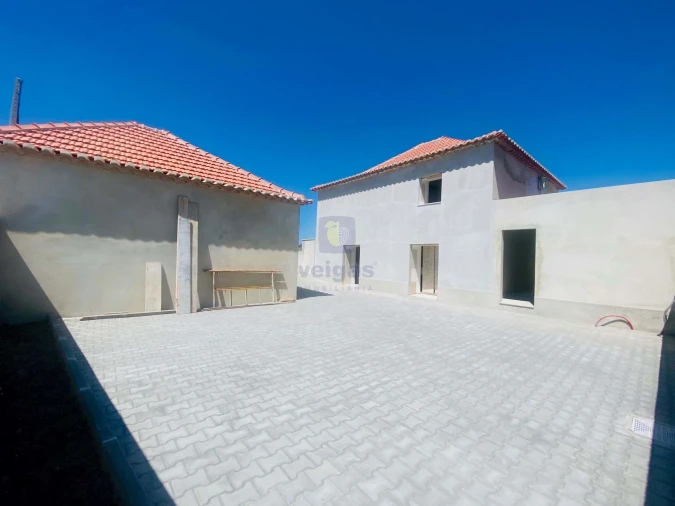 Moradia T3 para Venda em São Bartolomeu dos Galegos e Moledo Foto 5