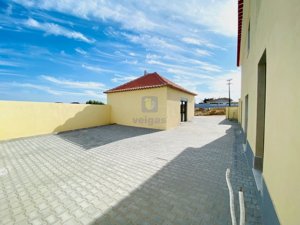 Moradia T3 para Venda em São Bartolomeu dos Galegos e Moledo Foto 4