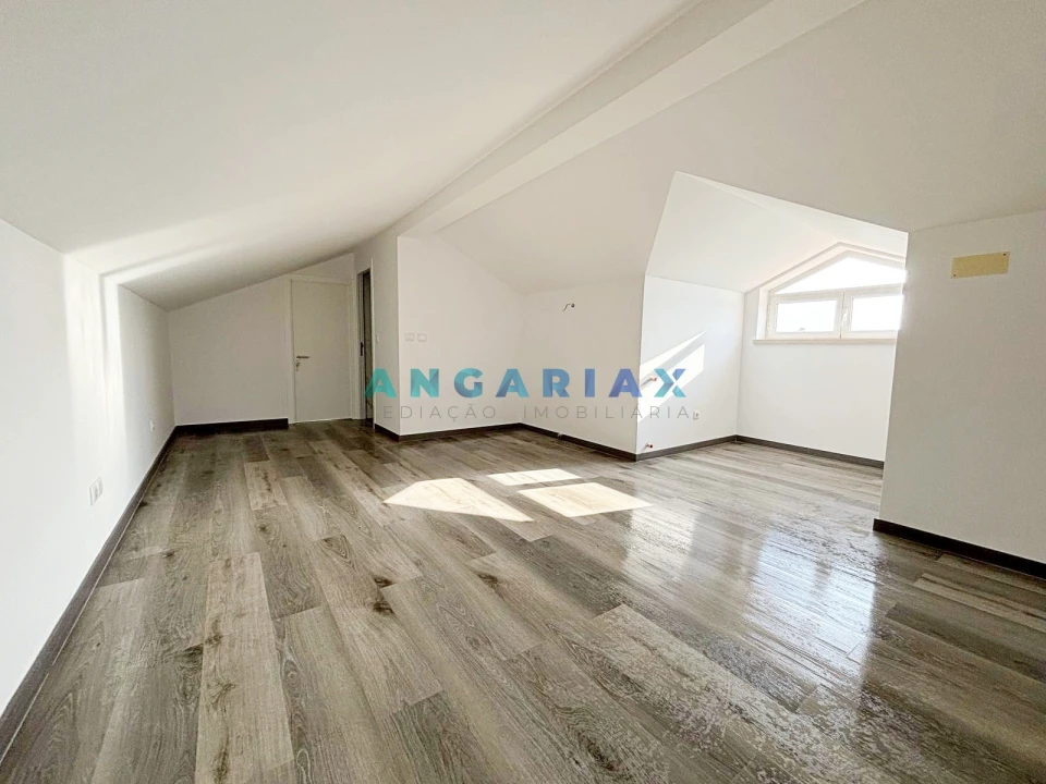 Moradia T5 para Venda em Valado dos Frades Foto 23