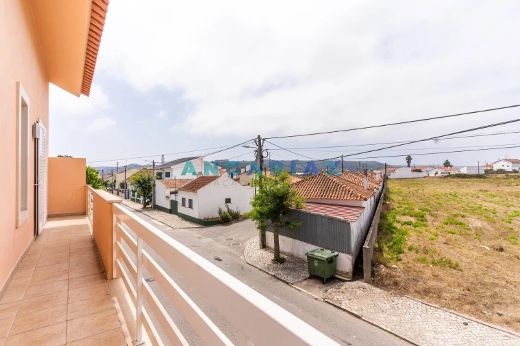 Moradia T5 para Venda em Valado dos Frades Foto 28