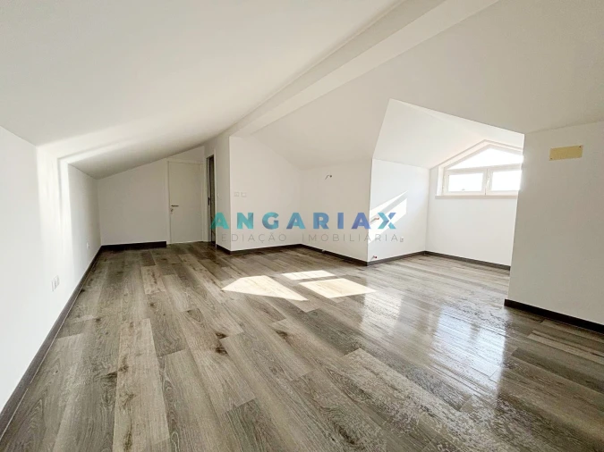 Moradia T5 para Venda em Valado dos Frades Foto 23