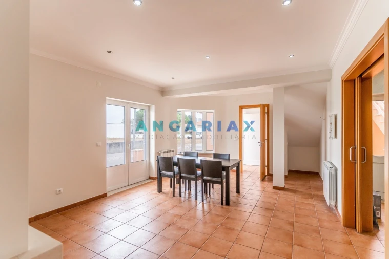 Moradia T5 para Venda em Valado dos Frades Foto 4