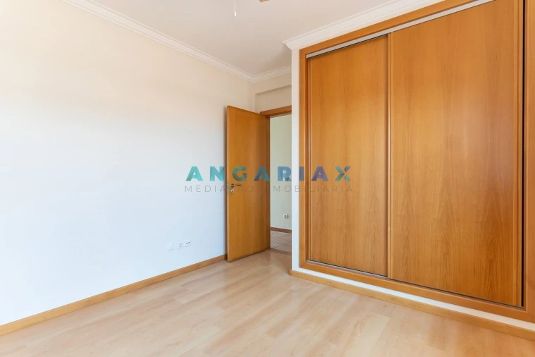 Moradia T5 para Venda em Valado dos Frades Foto 12