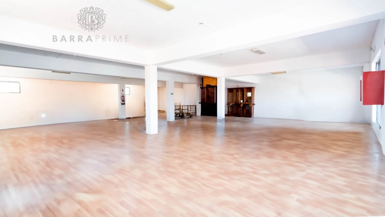 Loja para Arrendamento em Almancil Foto 2