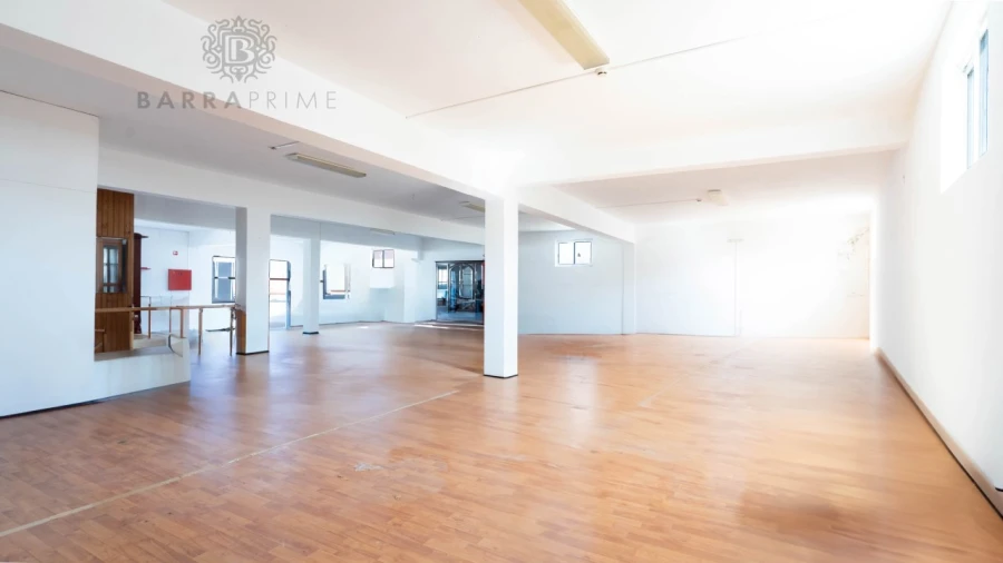 Loja para Arrendamento em Almancil Foto 3