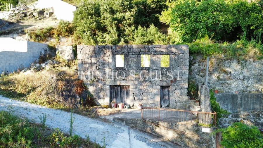 Moradia T2 para Venda em Valdosende Foto 3