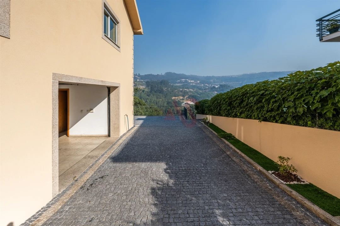 Moradia T4 para Venda em Tagilde e Vizela (São Paio) Foto 23