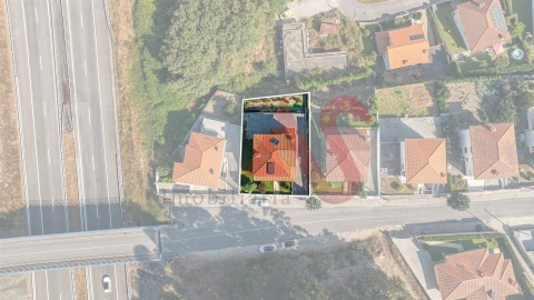 Moradia T4 para Venda em Tagilde e Vizela (São Paio)