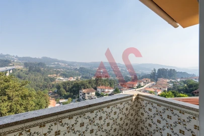 Moradia T4 para Venda em Tagilde e Vizela (São Paio)