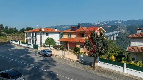 Moradia T4 para Venda em Tagilde e Vizela (São Paio)