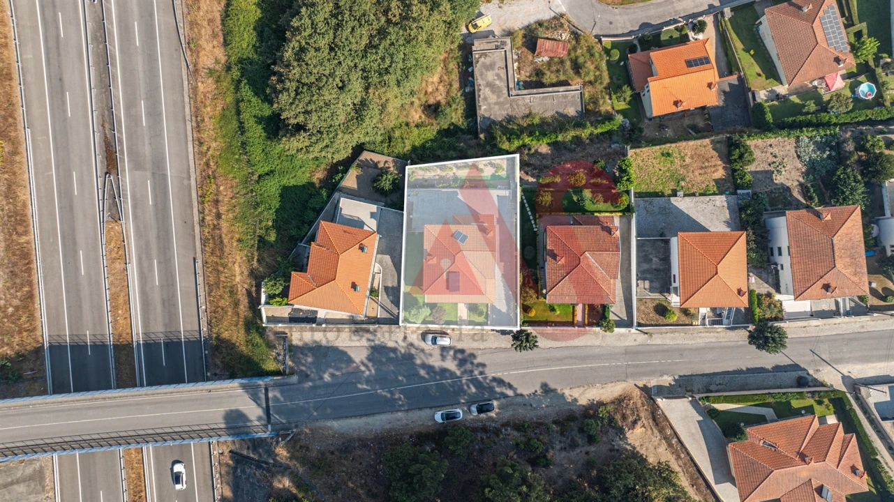 Moradia T4 para Venda em Tagilde e Vizela (São Paio) Foto 38