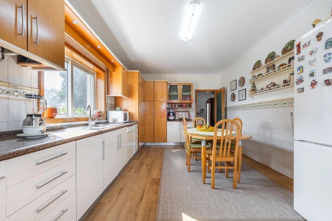 Moradia T4 para Venda em Tagilde e Vizela (São Paio) Foto 13