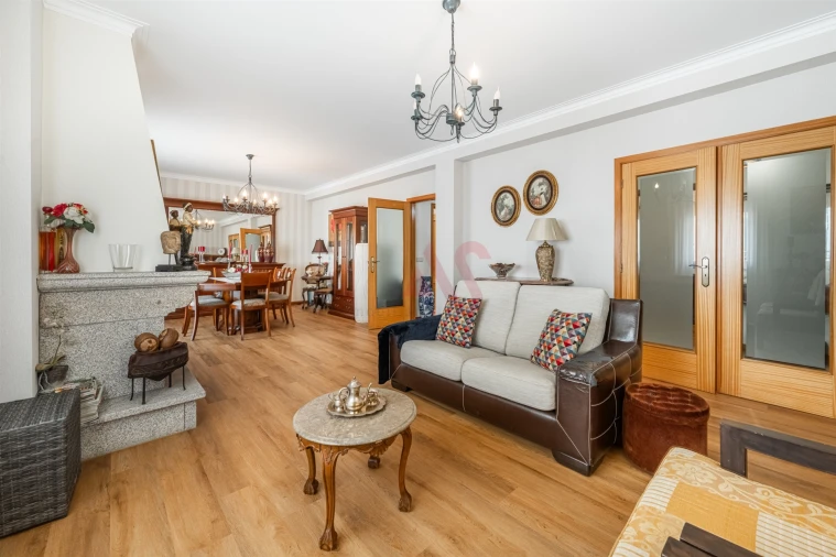 Moradia T4 para Venda em Tagilde e Vizela (São Paio) Foto 9