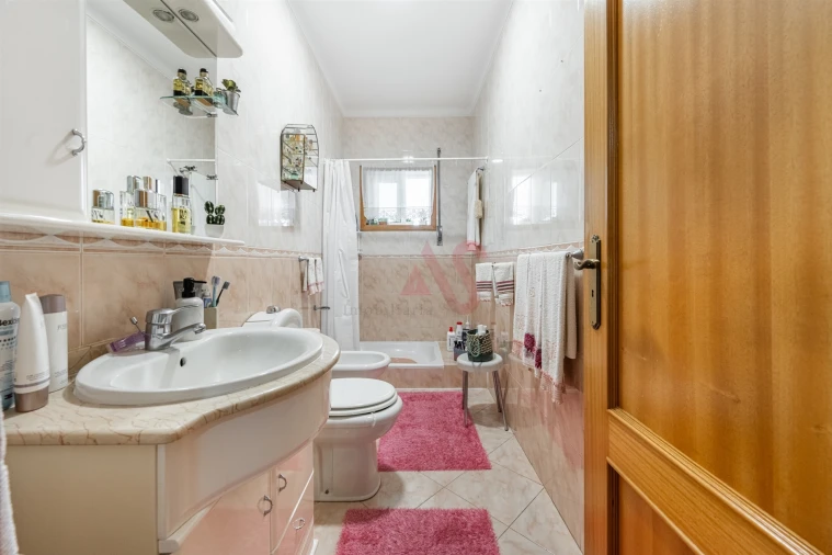 Moradia T4 para Venda em Tagilde e Vizela (São Paio) Foto 11