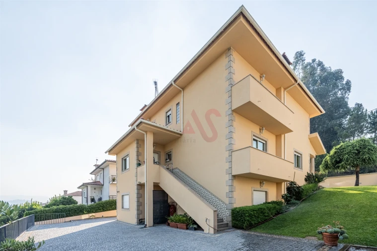 Moradia T4 para Venda em Tagilde e Vizela (São Paio) Foto 25