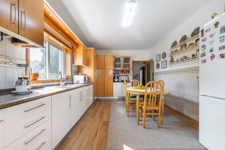 Moradia T4 para Venda em Tagilde e Vizela (São Paio) Foto 13