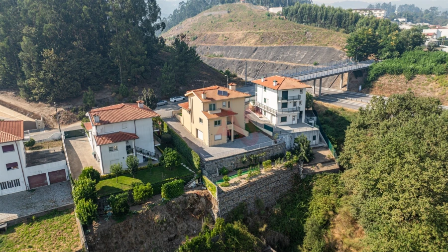 Moradia T4 para Venda em Tagilde e Vizela (São Paio) Foto 29