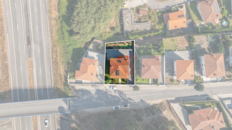 Moradia T4 para Venda em Tagilde e Vizela (São Paio) Foto 33