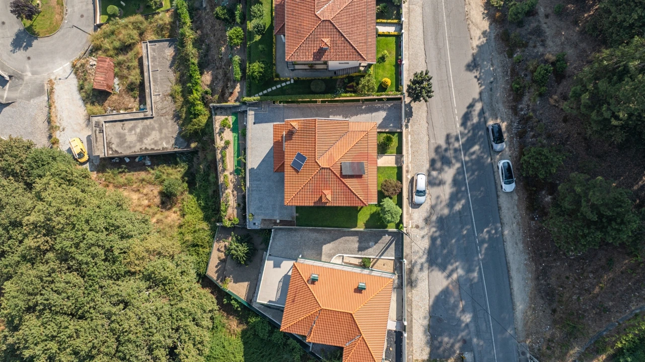 Moradia T4 para Venda em Tagilde e Vizela (São Paio) Foto 32