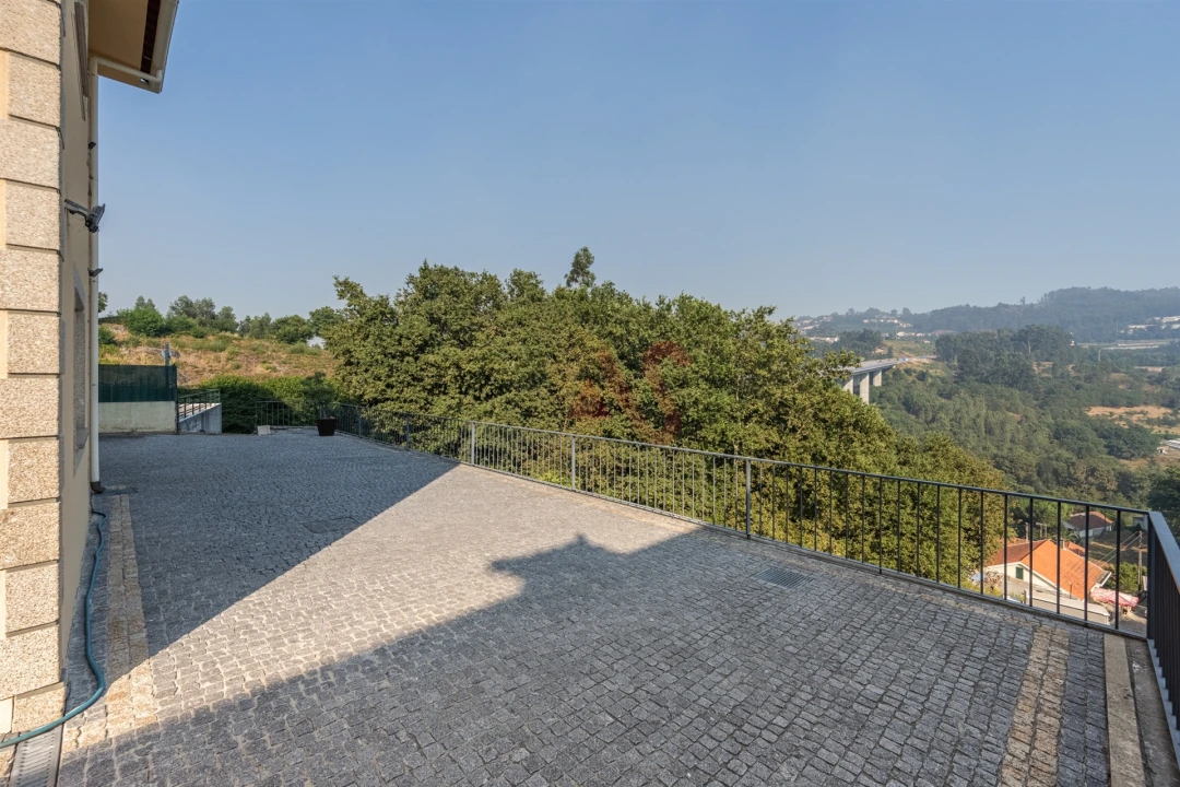 Moradia T4 para Venda em Tagilde e Vizela (São Paio) Foto 24