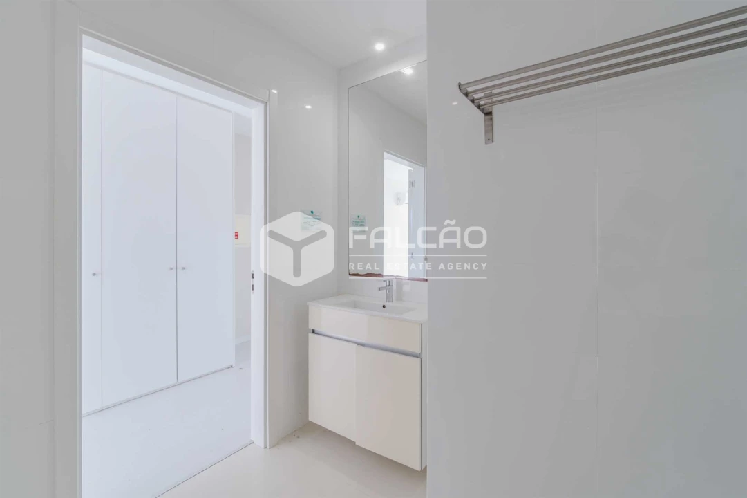 Apartamento T1 para Venda em Vau Foto 6