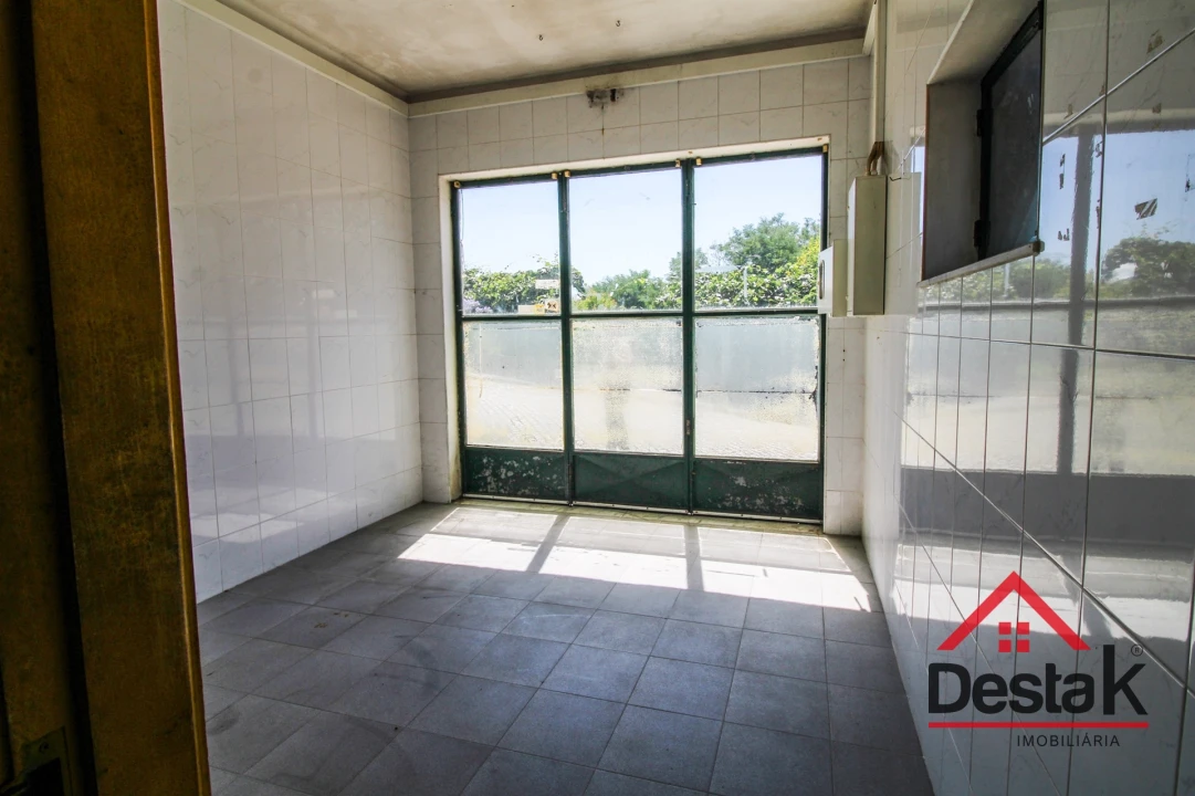 Loja para Arrendamento em São Pedro do Sul, Várzea e Baiões Foto 5