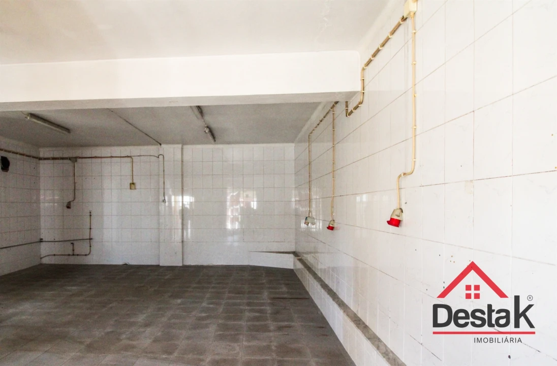 Loja para Arrendamento em São Pedro do Sul, Várzea e Baiões Foto 2