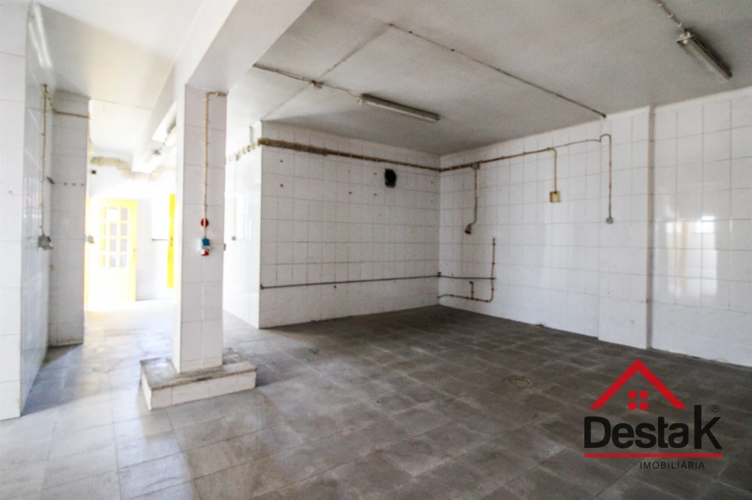 Loja para Arrendamento em São Pedro do Sul, Várzea e Baiões Foto 3