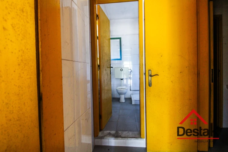 Loja para Arrendamento em São Pedro do Sul, Várzea e Baiões Foto 7