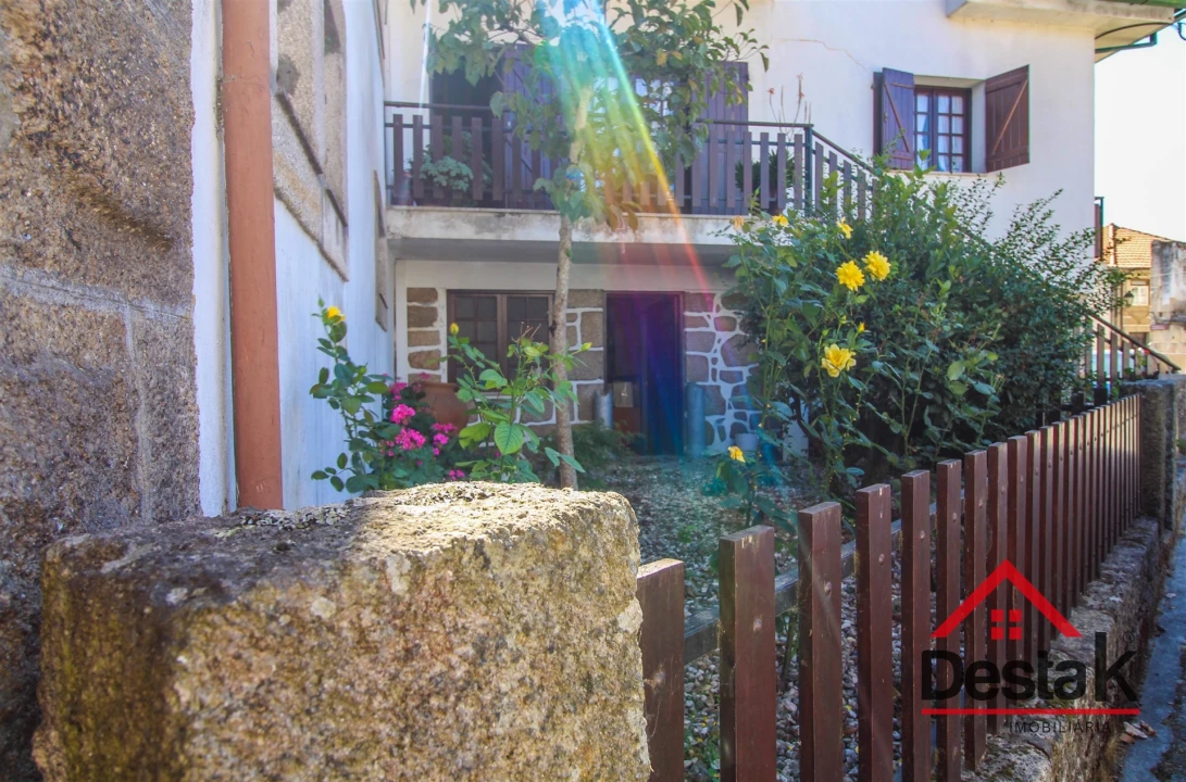 Moradia T5 para Venda em Vouzela e Paços de Vilharigues Foto 1