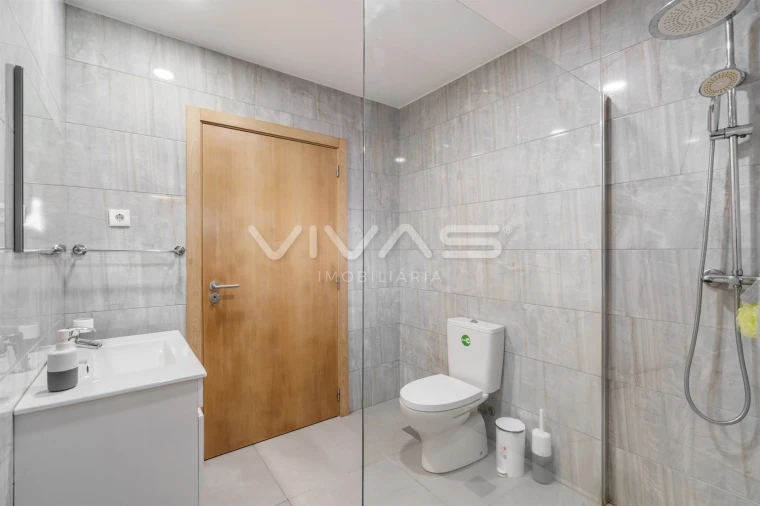 Moradia T4 para Venda em Esqueiros, Nevogilde e Travassós Foto 12