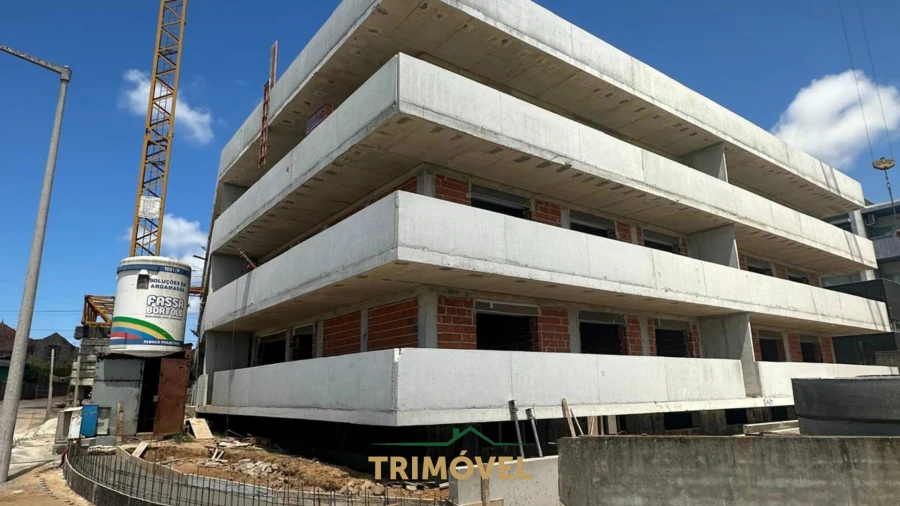 Apartamento T2 para Venda em Loureiro Foto 4