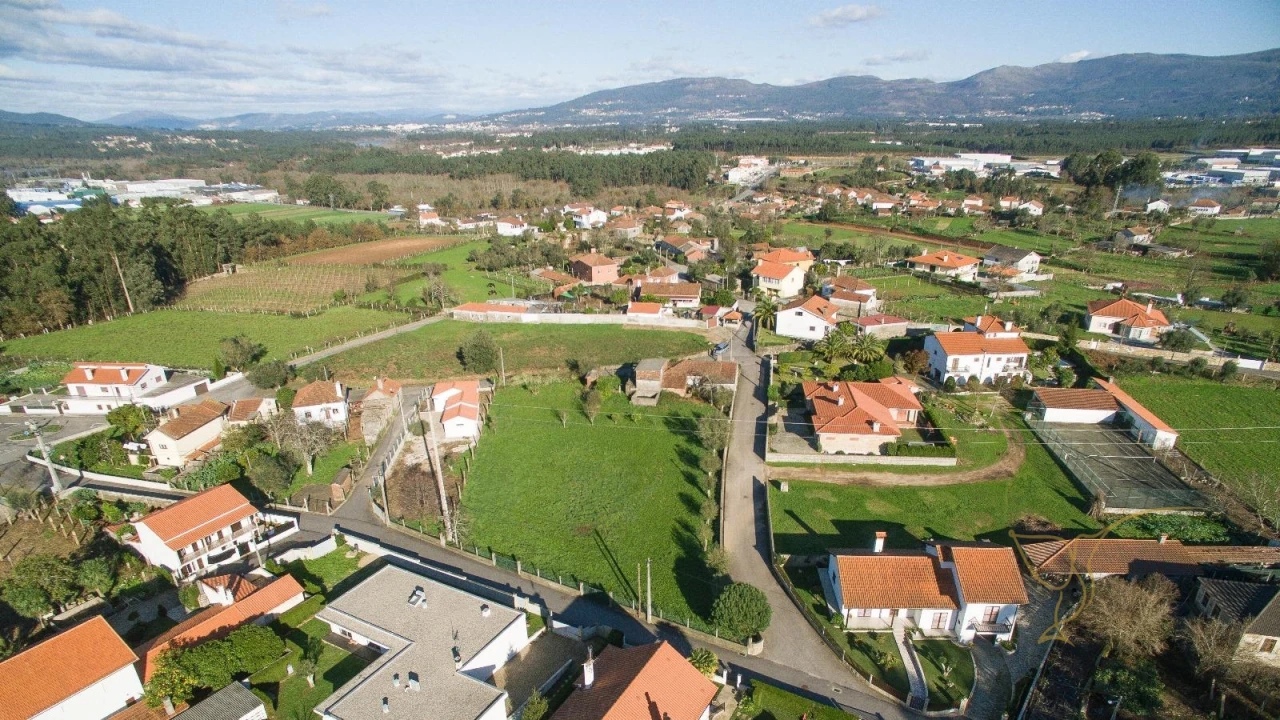 Terreno para Venda em Campos e Vila Meã Foto 8