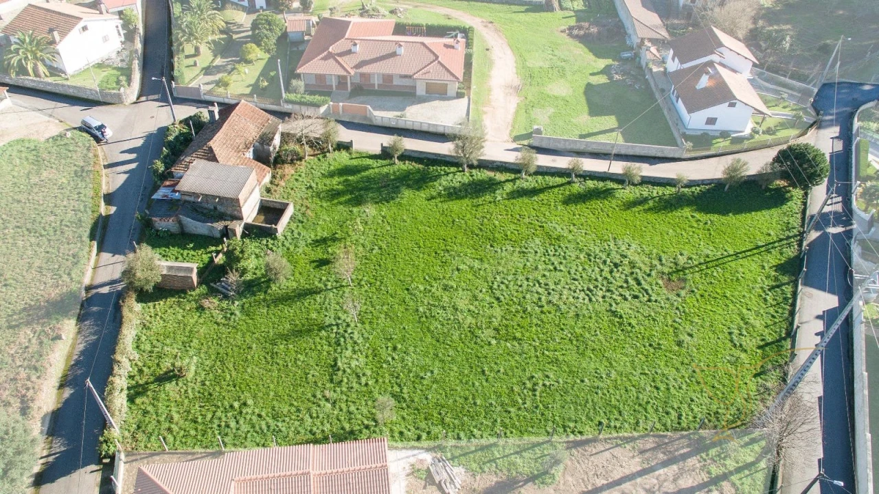 Terreno para Venda em Campos e Vila Meã Foto 5
