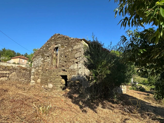 Moradia T0 para Venda em Riba de Mouro Foto 2