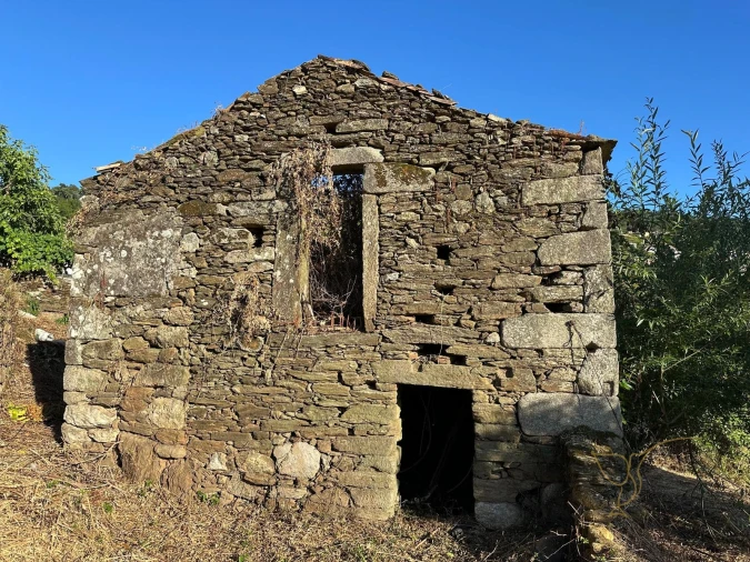 Moradia T0 para Venda em Riba de Mouro Foto 3