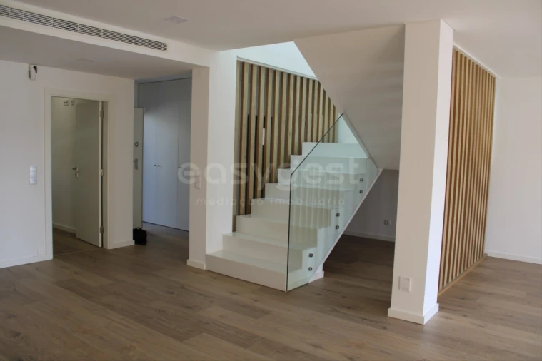 Moradia T4 para Venda em Loures Foto 13