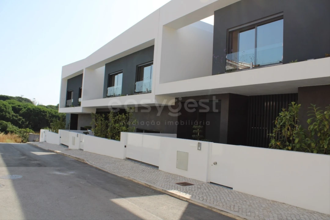 Moradia T4 para Venda em Loures Foto 2