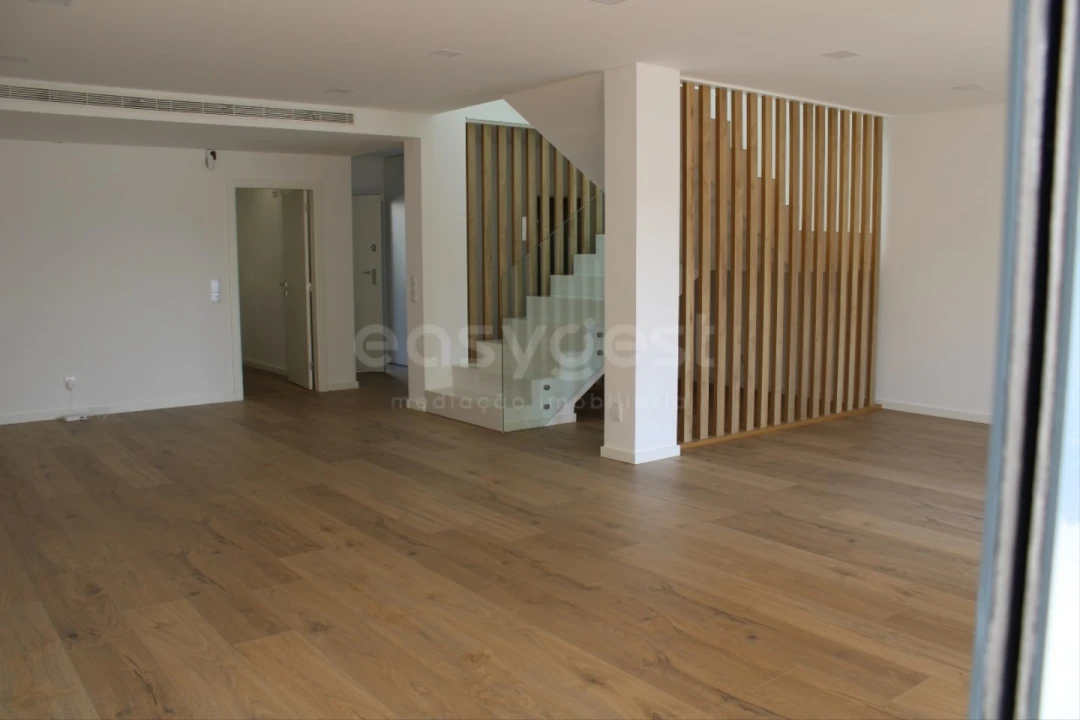 Moradia T4 para Venda em Loures Foto 14