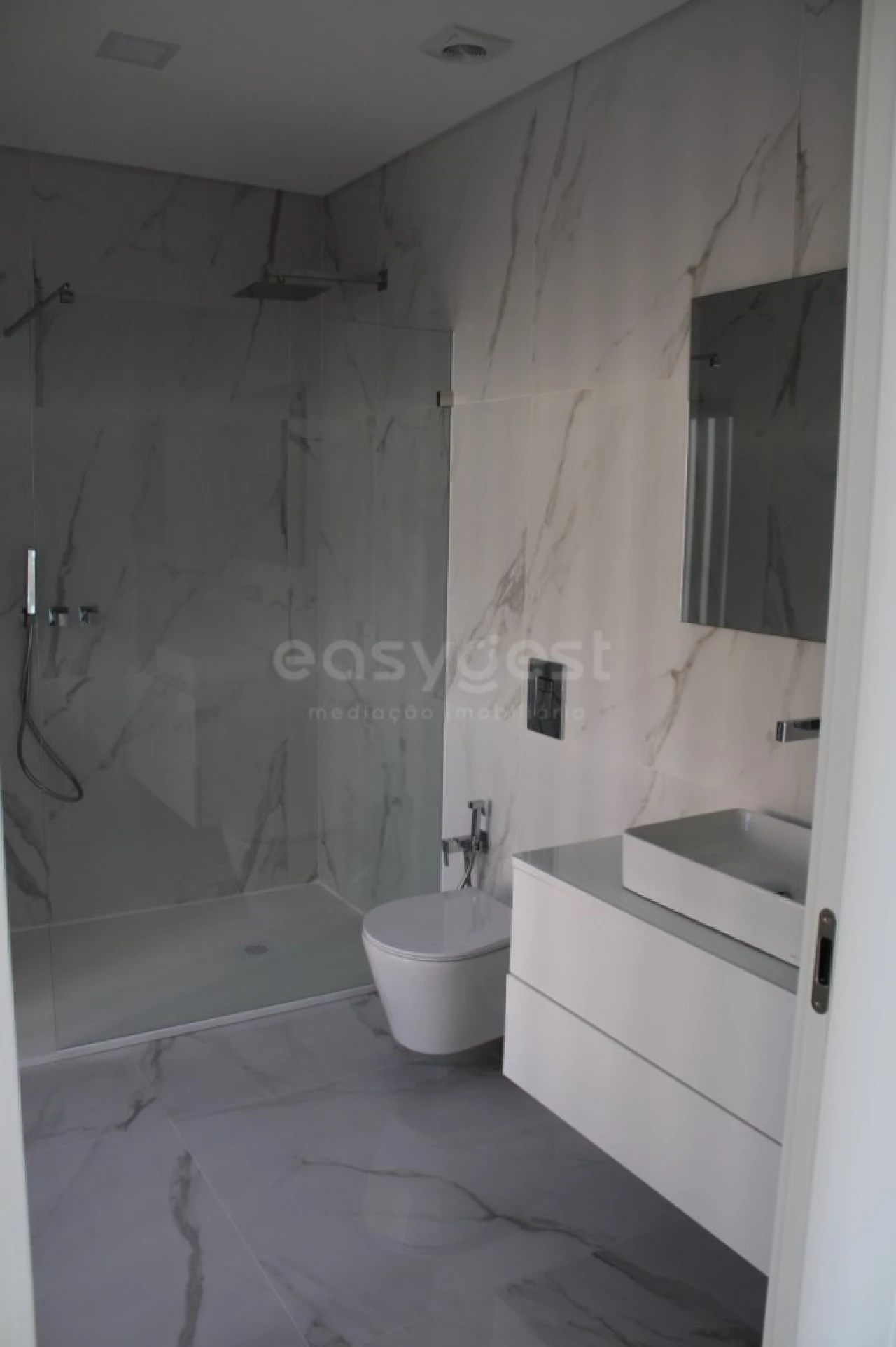 Moradia T4 para Venda em Loures Foto 20