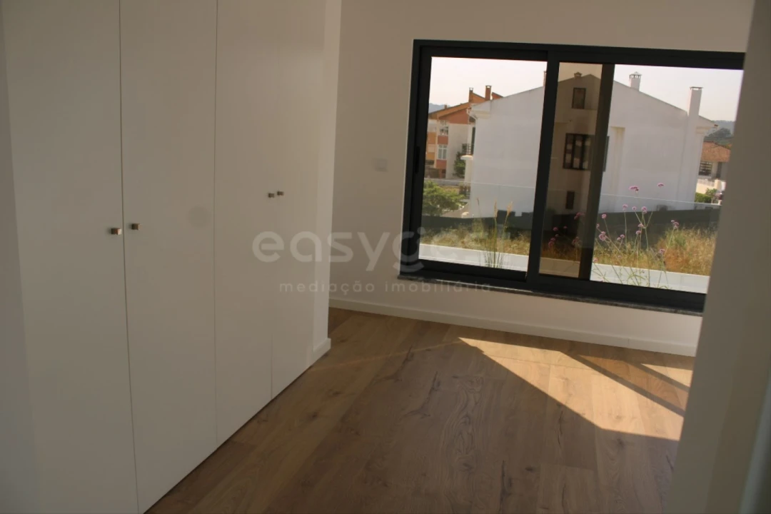 Moradia T4 para Venda em Loures Foto 29