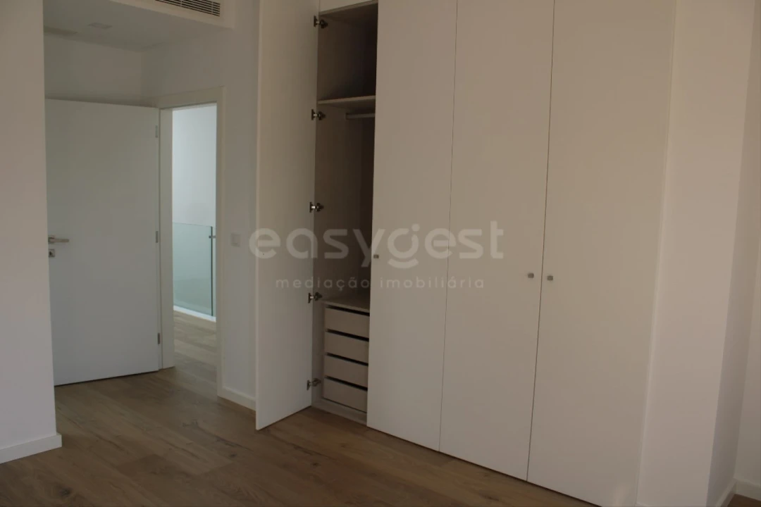 Moradia T4 para Venda em Loures Foto 30