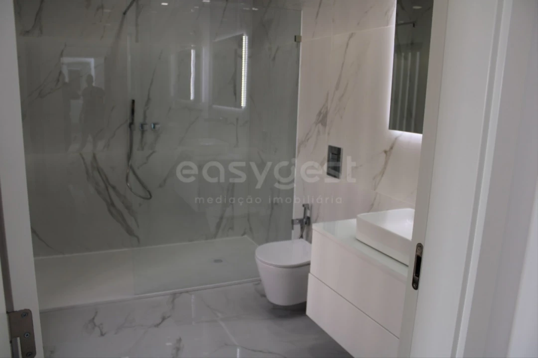 Moradia T4 para Venda em Loures Foto 40