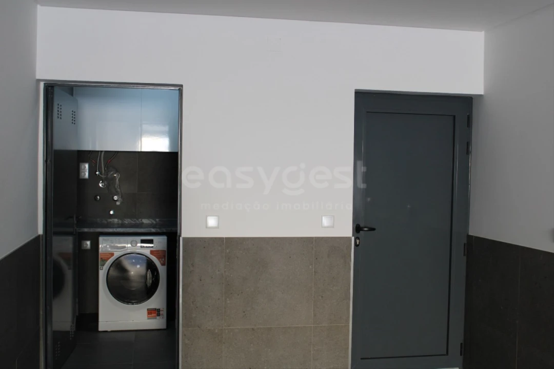 Moradia T4 para Venda em Loures Foto 51