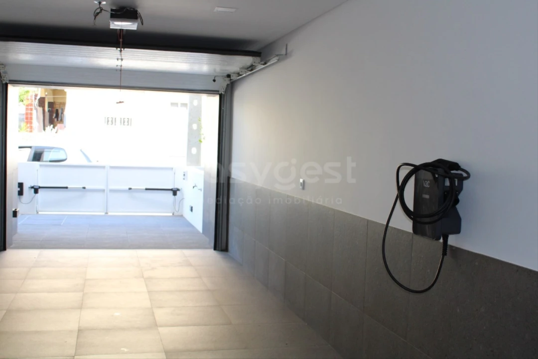 Moradia T4 para Venda em Loures Foto 52