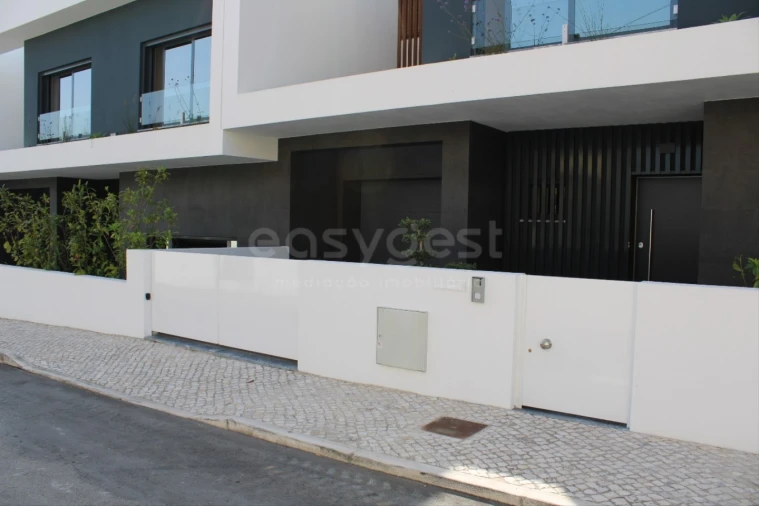 Moradia T4 para Venda em Loures Foto 4