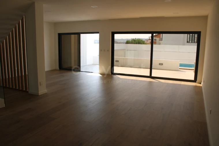 Moradia T4 para Venda em Loures Foto 16