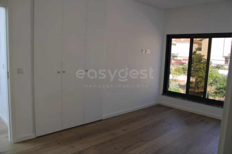 Moradia T4 para Venda em Loures Foto 21