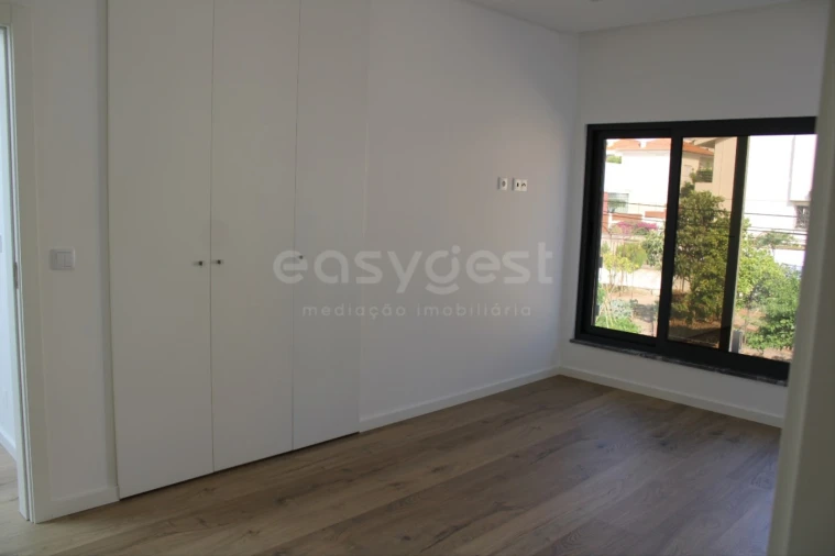 Moradia T4 para Venda em Loures Foto 22