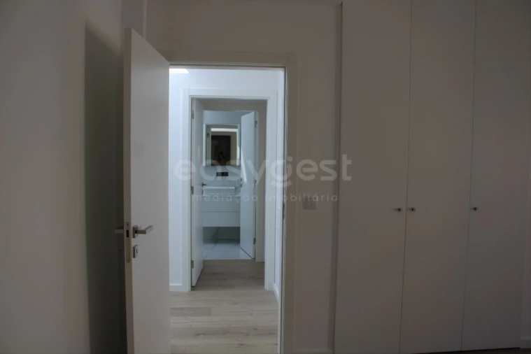 Moradia T4 para Venda em Loures Foto 24